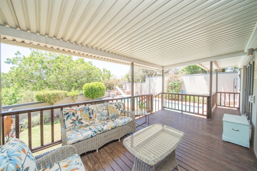 5 Bedroom Property for Sale in Beacon Bay Eastern Cape